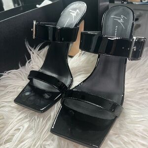 Giuseppe Zanotti
Musa buckled 105mm mules
